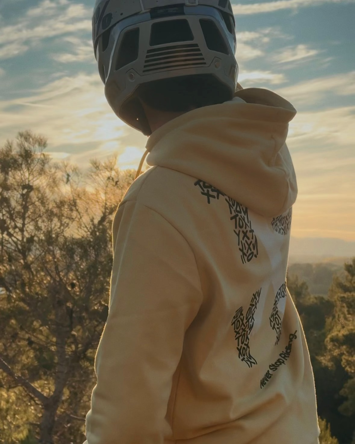 Sweat Jaune Never Stop Riding ToXyo