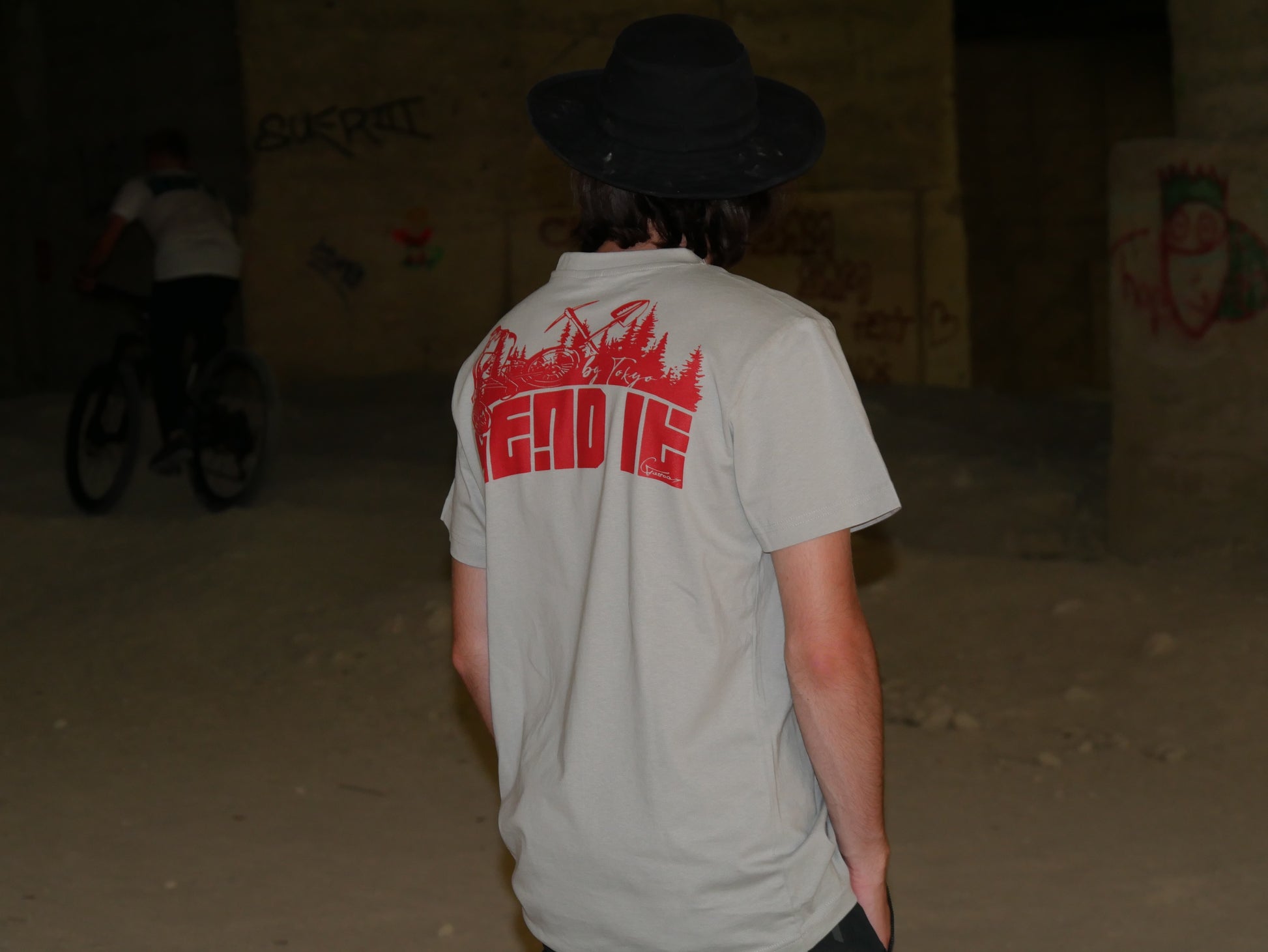 T-shirt ToXyo Gris avec Logo Rouge