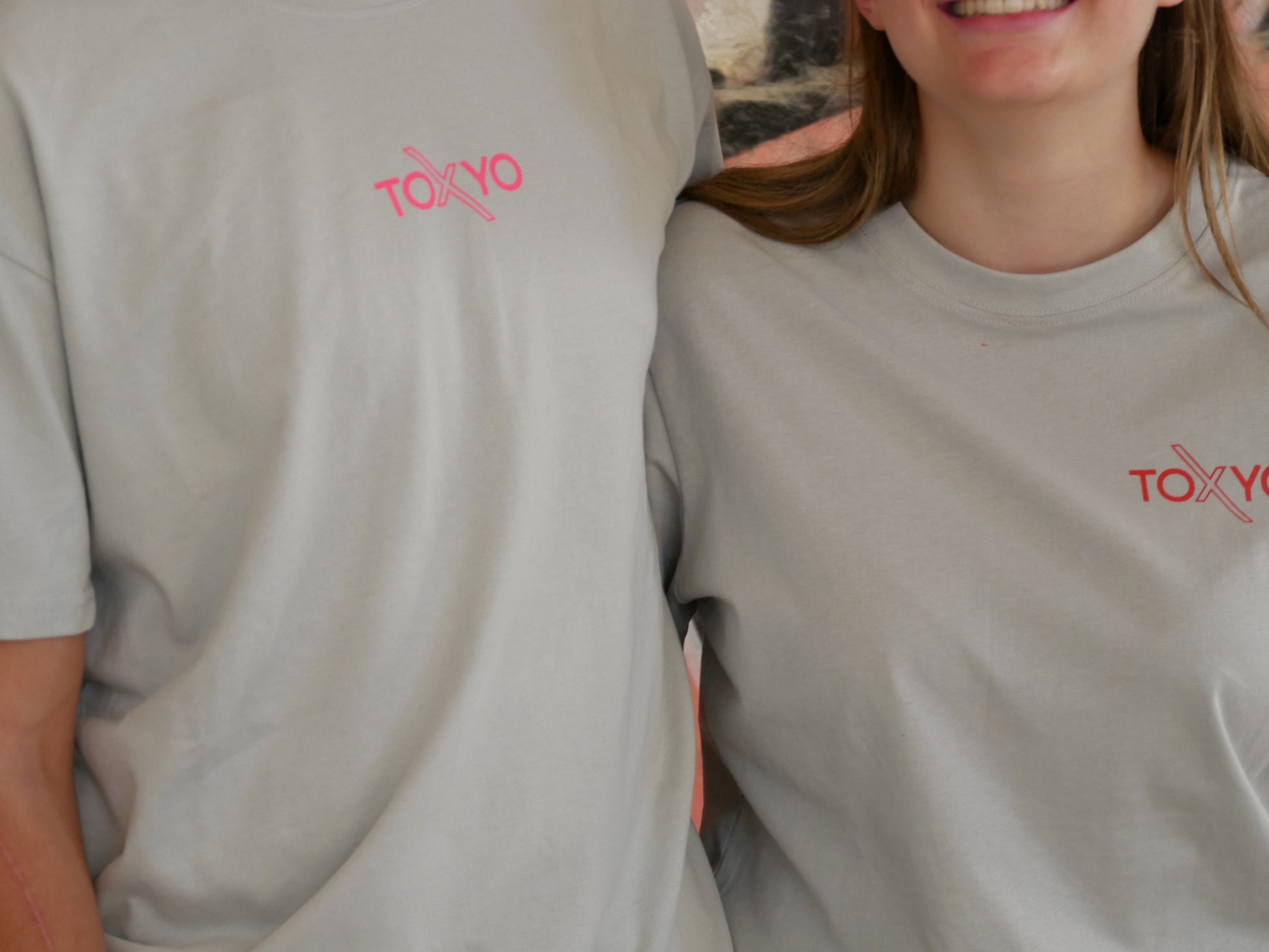 T-shirt ToXyo Gris avec Logo Rouge